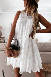 Minivestido sin mangas con volantes calados